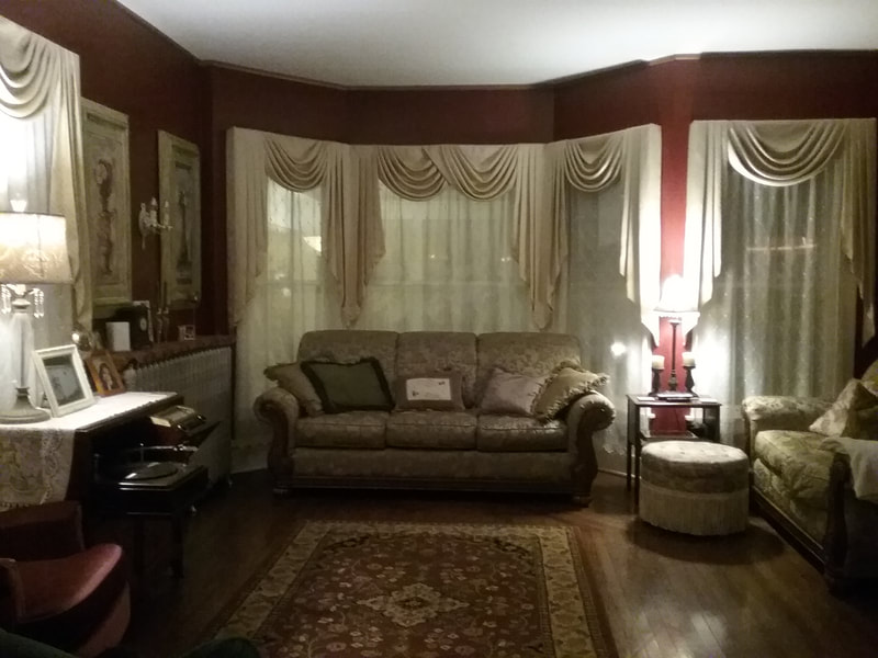 Relaxing and inviting great room with everything from premium movies and flat screen television to a 1948 phonograph.