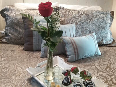 Seven comfortable guest rooms to select from, with additonal guest packages available including a long stemmed rose and chocolate dipped strawberries.
